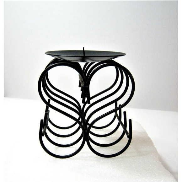 Elegant Scroll Design Pillar Candle Holder Black metal Candleholder - Picture 1 of 4